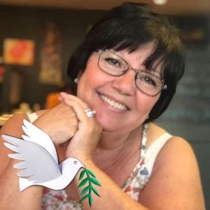 Meet your Posher, Debbie